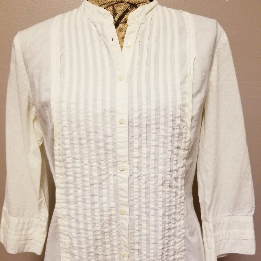 3/4 sleeve classic white shirt with cute pin tucks